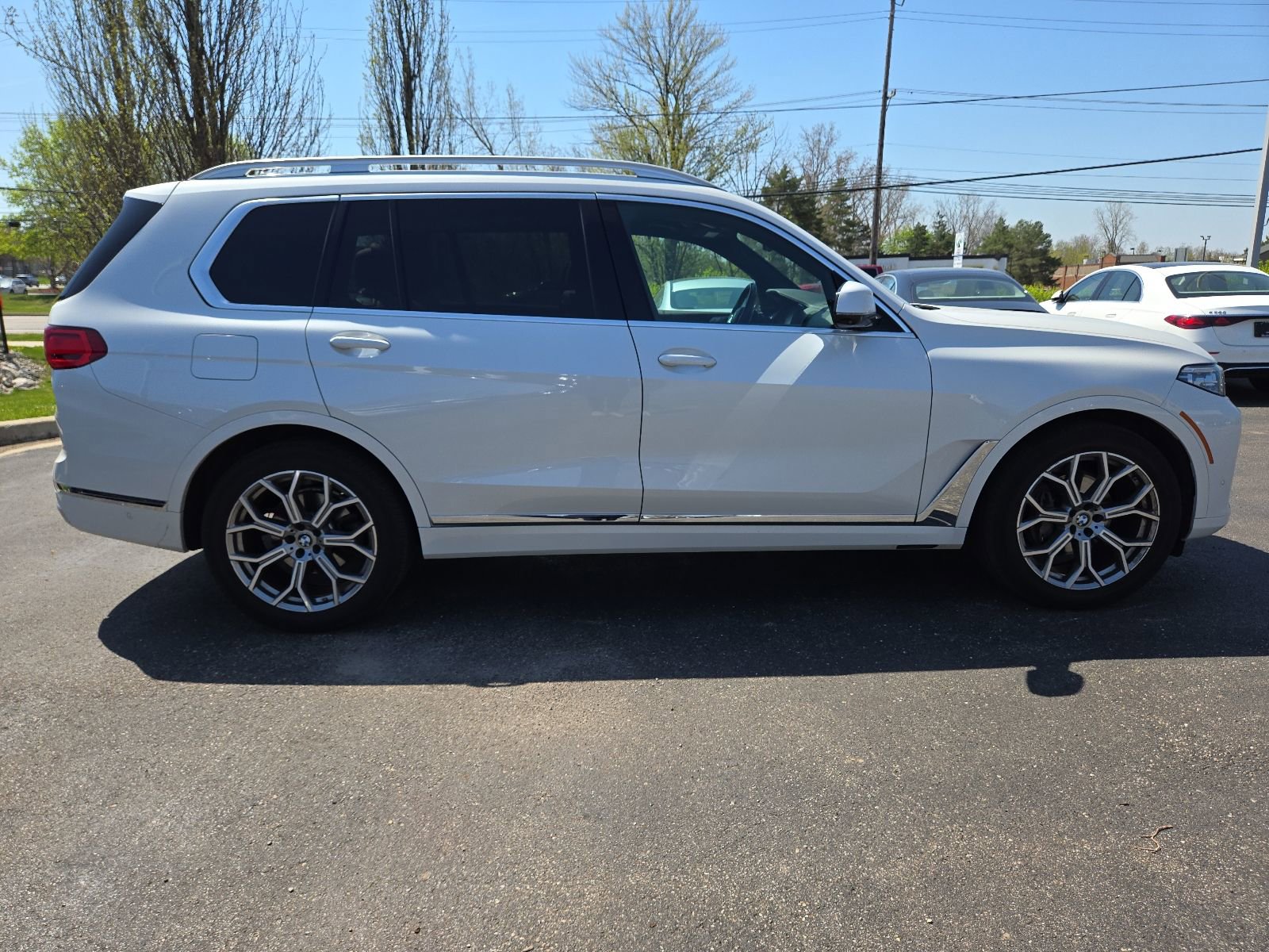 Used 2021 BMW X7 xDrive40i w/ Premium Package AWD/4WD image 6
