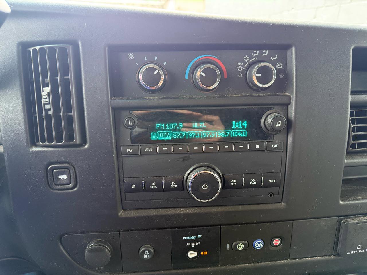 Used 2021 Chevrolet Express 2500 w/ Driver Convenience Package image 14