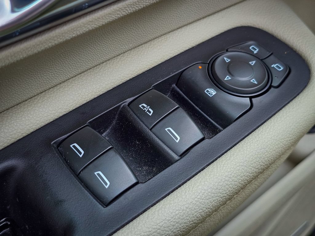 Used 2018 GMC Terrain Denali w/ Advanced Safety Package AWD/4WD image 11
