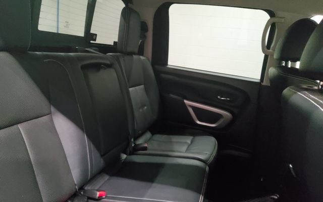 Used 2019 Nissan Titan PRO-4X w/ Pro-4x Convenience Package AWD/4WD image 17