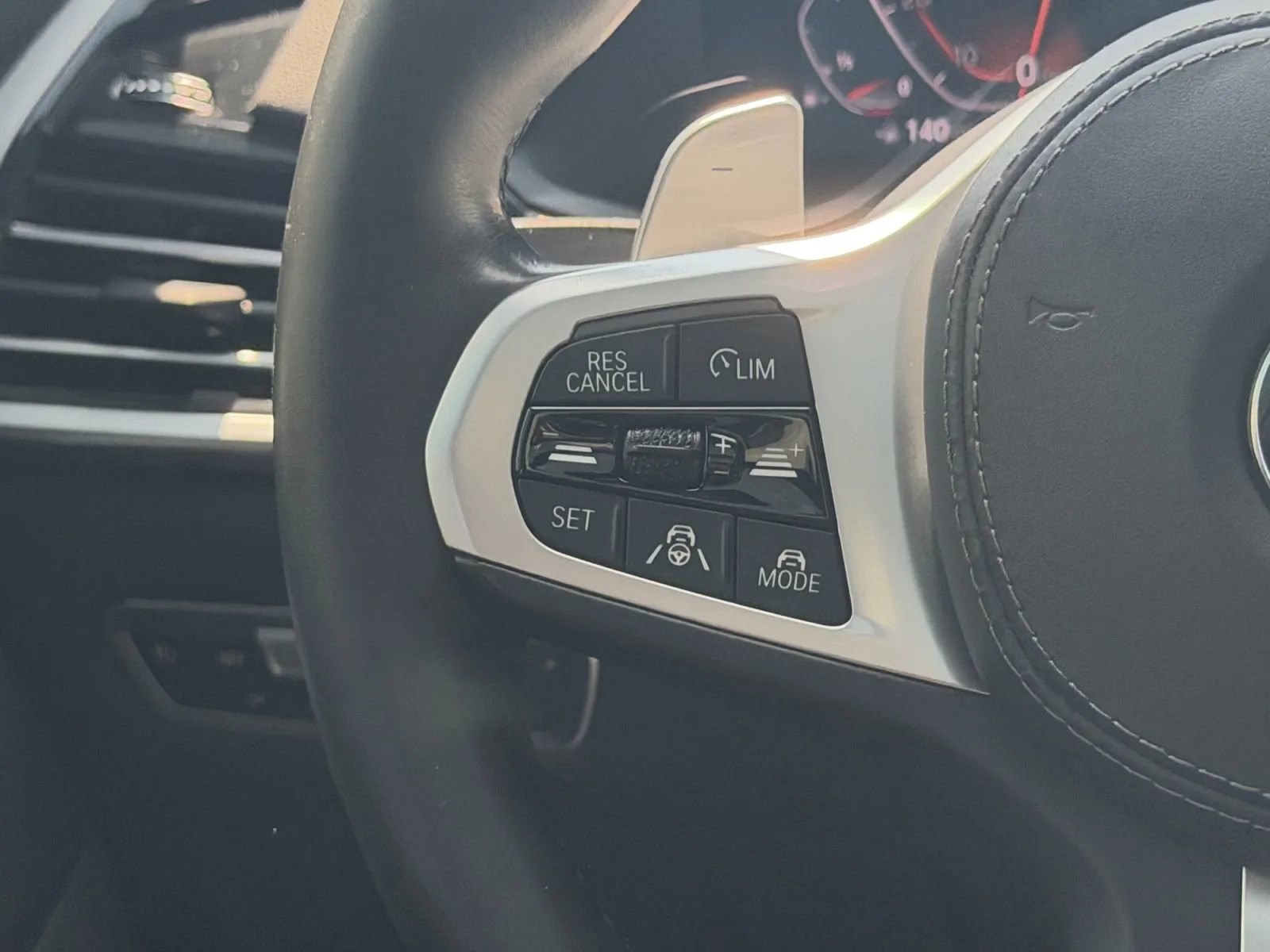 Used 2021 BMW X6 sDrive40i w/ Executive Package RWD image 24