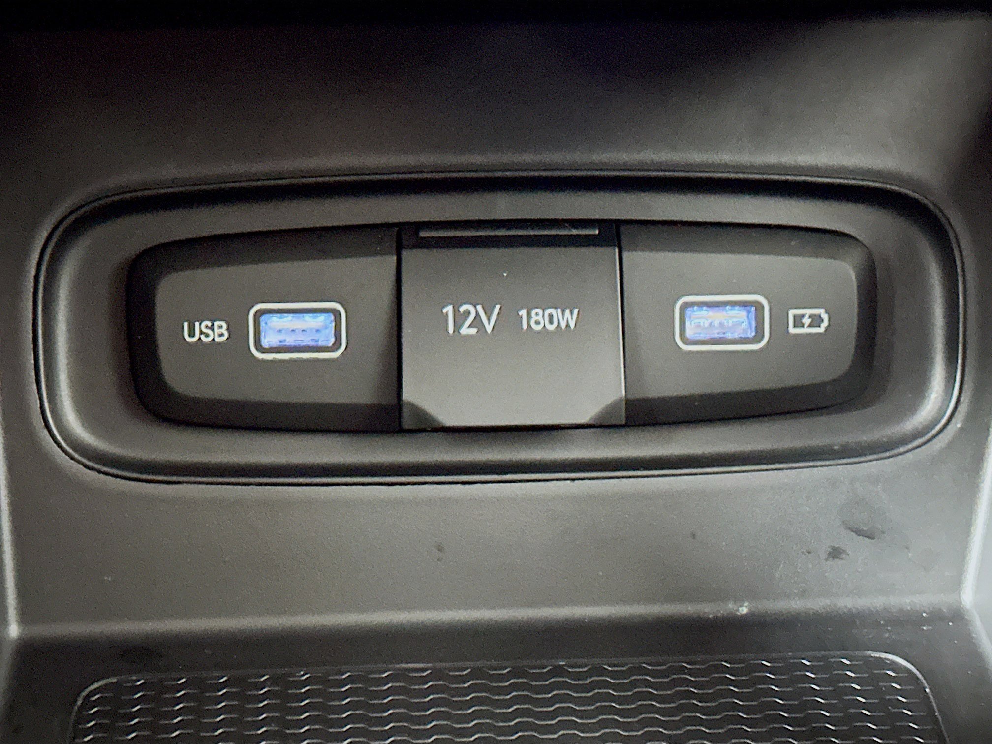 Used 2022 Hyundai Venue SEL FWD image 26