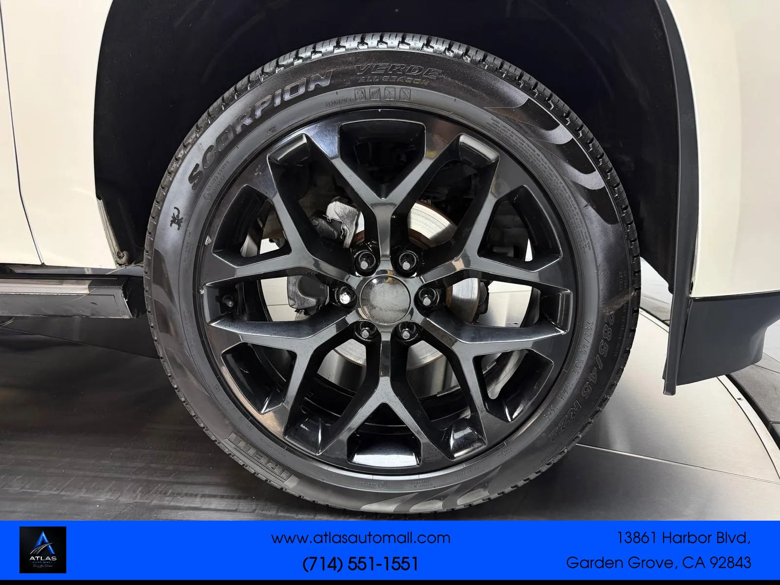 Used 2015 Cadillac Escalade Premium AWD/4WD image 7