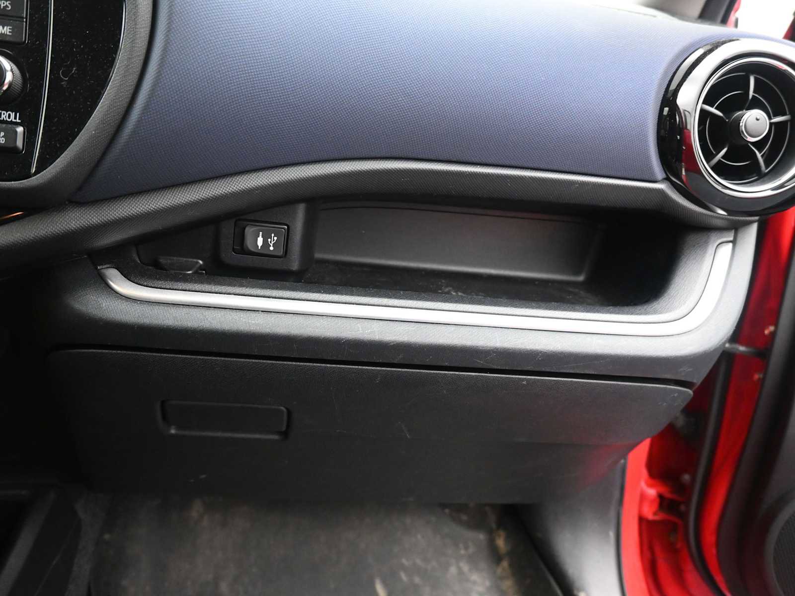 Used 2015 Toyota Prius C Three image 17