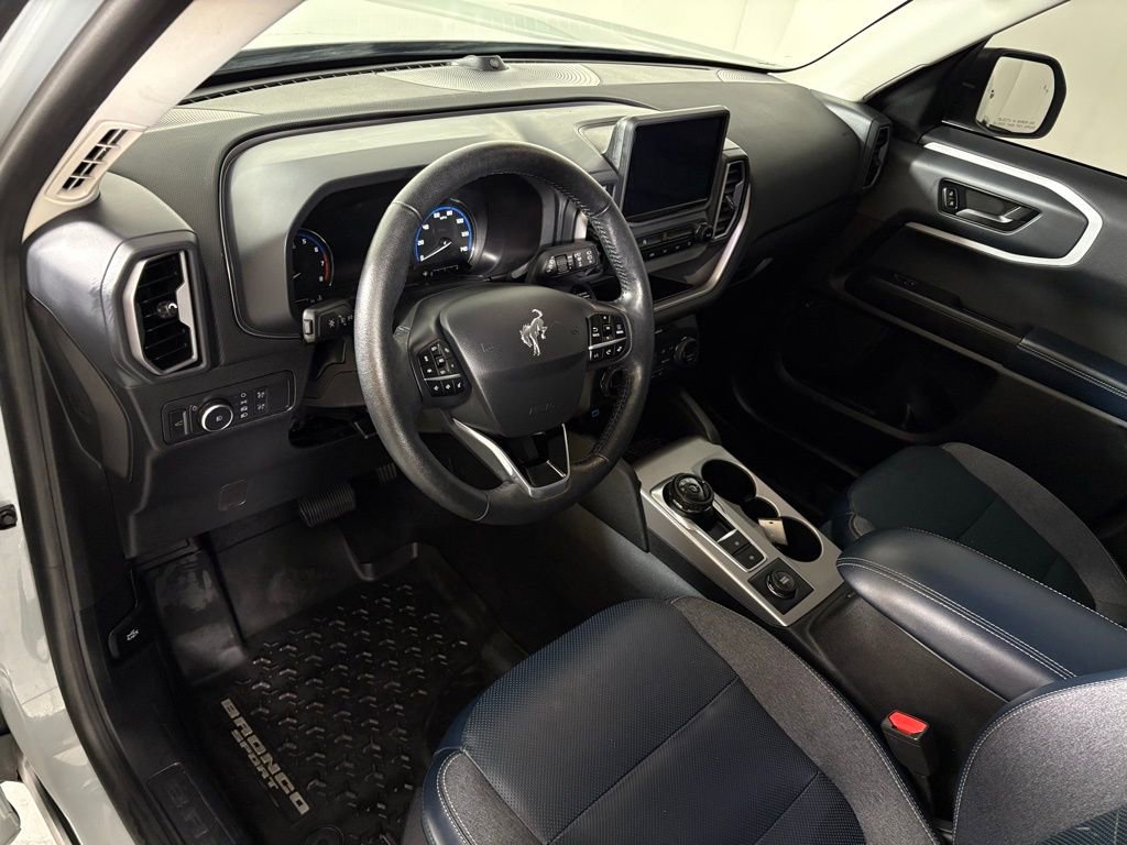 Used 2021 Ford Bronco Sport Outer Banks w/ Outer Banks Package (96D) image 16