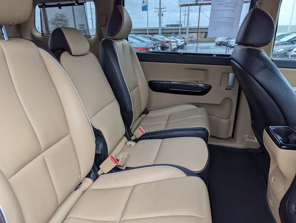 Used 2015 Kia Sedona EX FWD image 35