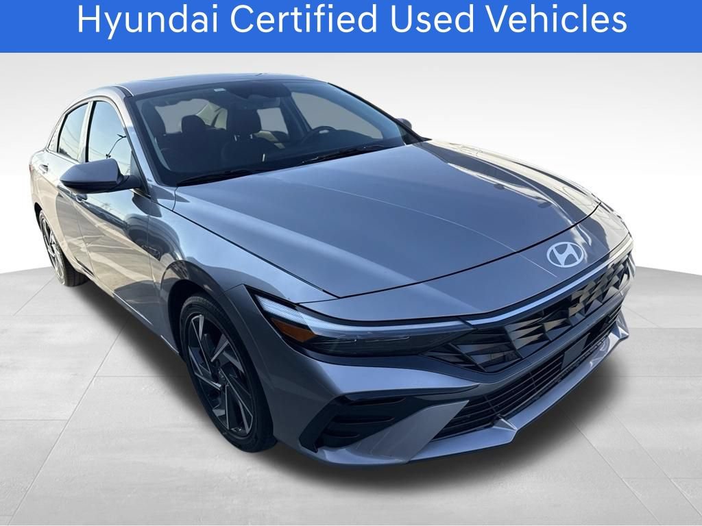 Used 2025 Hyundai Elantra Limited w/ Cargo Package FWD image 2
