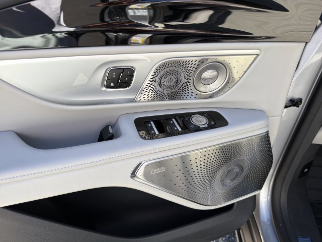 New 2026 Lincoln Nautilus Reserve AWD/4WD image 13