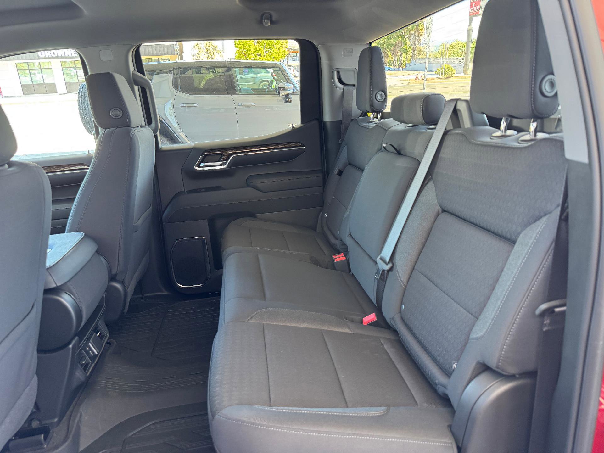 New 2024 GMC Sierra 1500 Elevation image 9