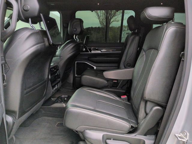 Certified 2022 Jeep Wagoneer Series III w/ Premium Group I image 17