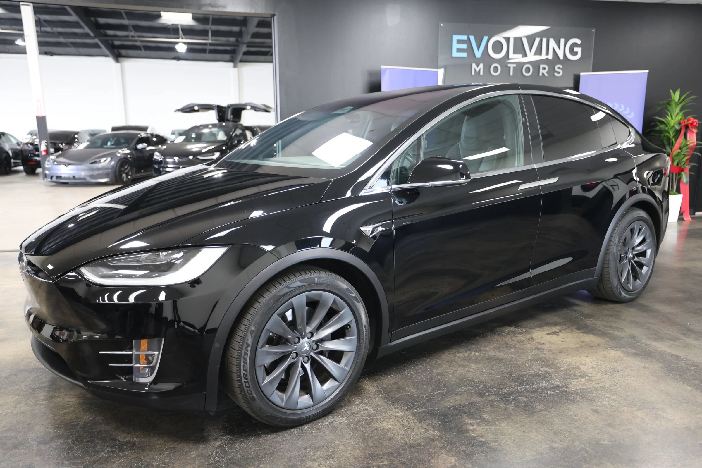 Used 2018 Tesla Model X 100D AWD/4WD image 5