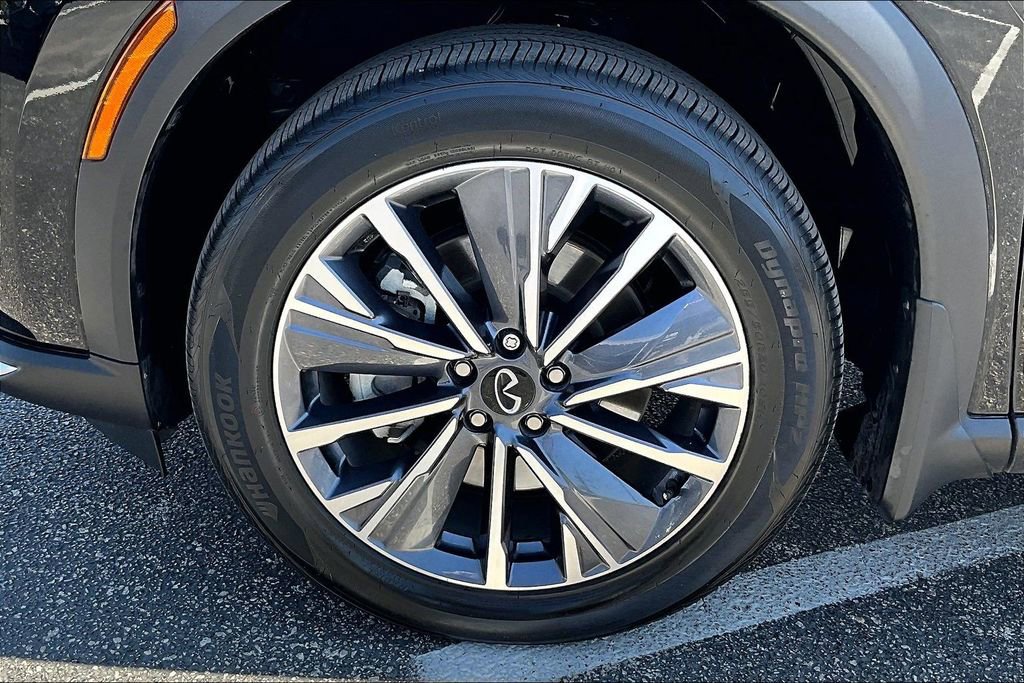 Certified 2026 INFINITI QX60 Luxe w/ Cargo Package FWD image 13