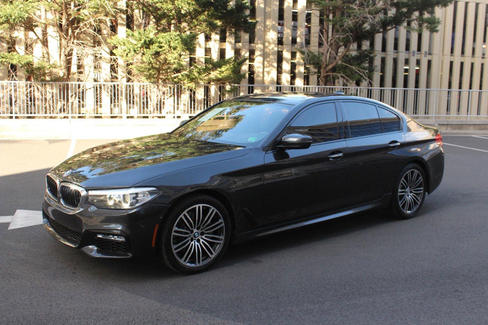 Used 2018 BMW 530i xDrive AWD/4WD image 12