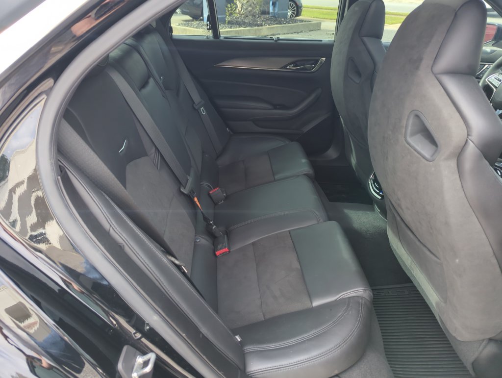 Used 2018 Cadillac CTS V w/ Luxury Package RWD image 34