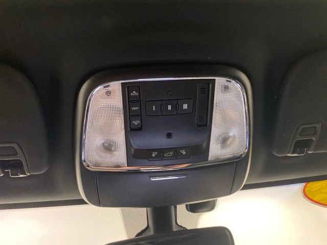 Used 2017 Jeep Grand Cherokee Limited AWD/4WD image 15
