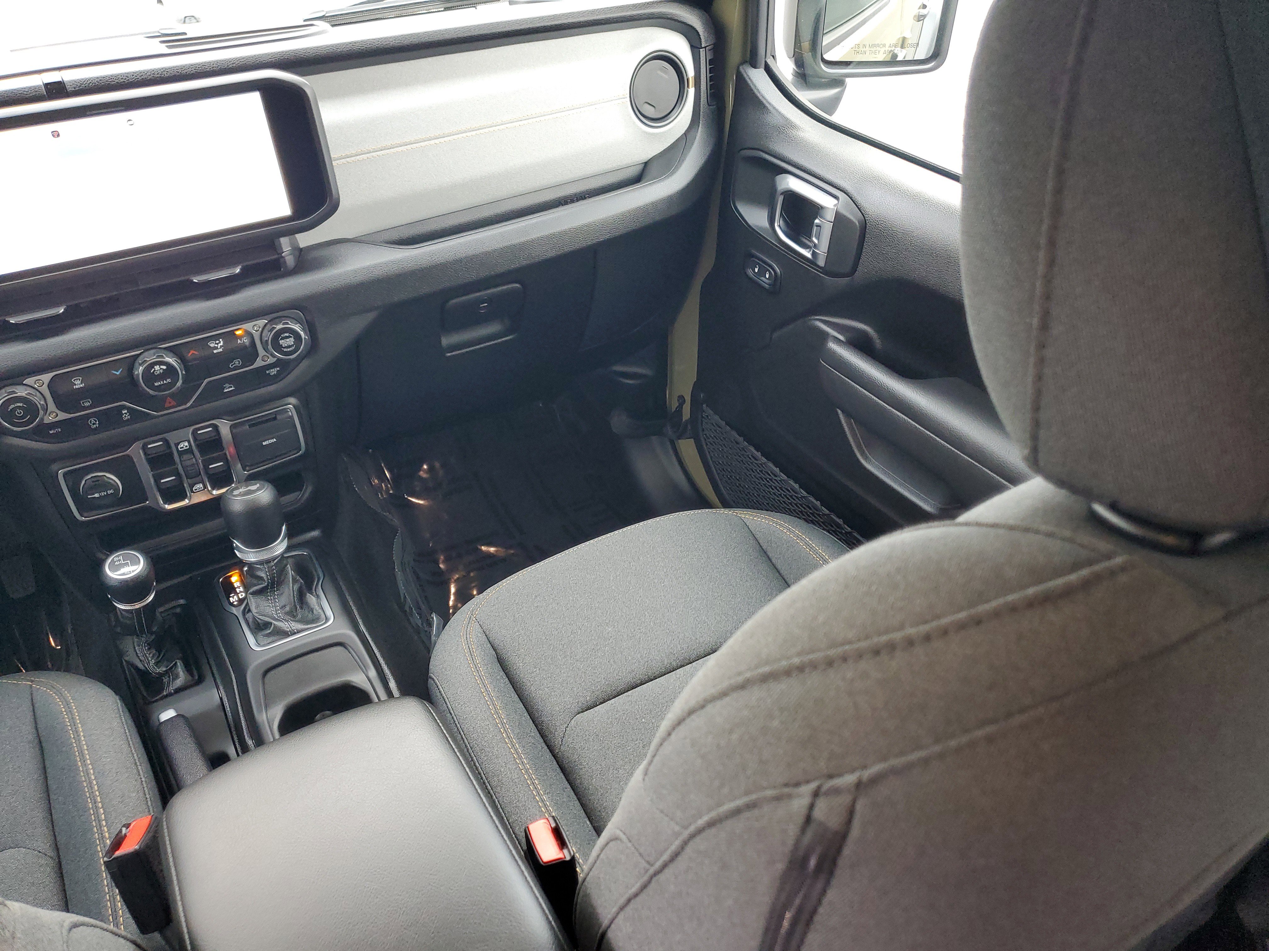 Used 2025 Jeep Wrangler Sport image 11