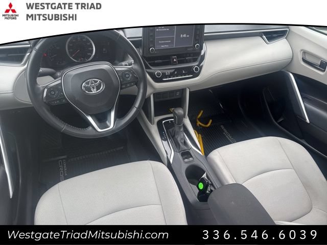 Used 2022 Toyota Corolla Cross LE w/ Moonroof Package AWD/4WD image 14