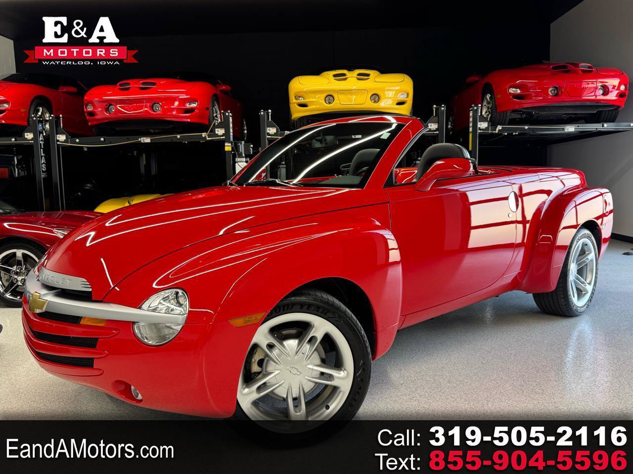 Used 2003 Chevrolet SSR w/ Preferred Equipment Group RWD image 1