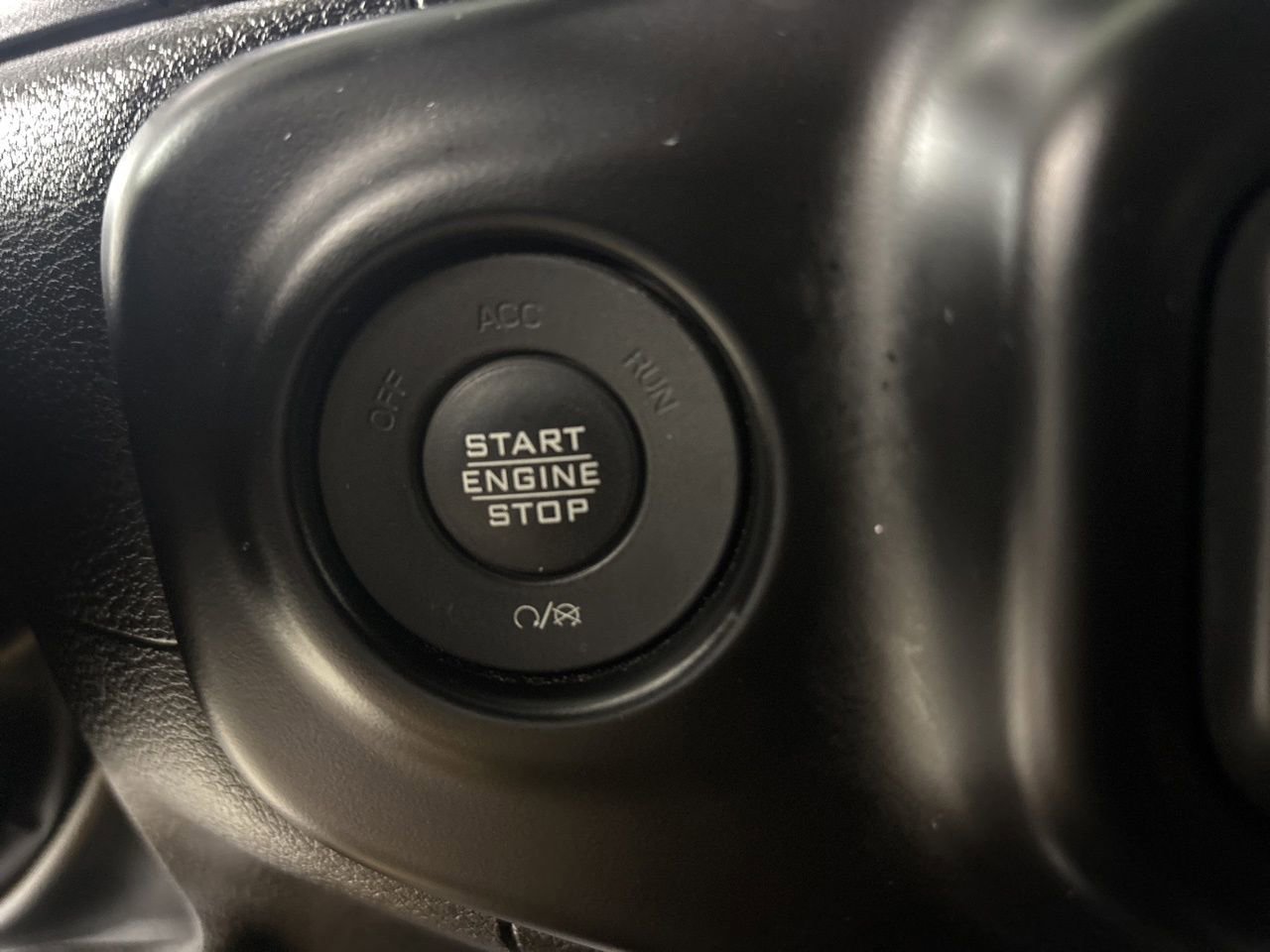 Used 2022 Jeep Wrangler Unlimited Sport image 14