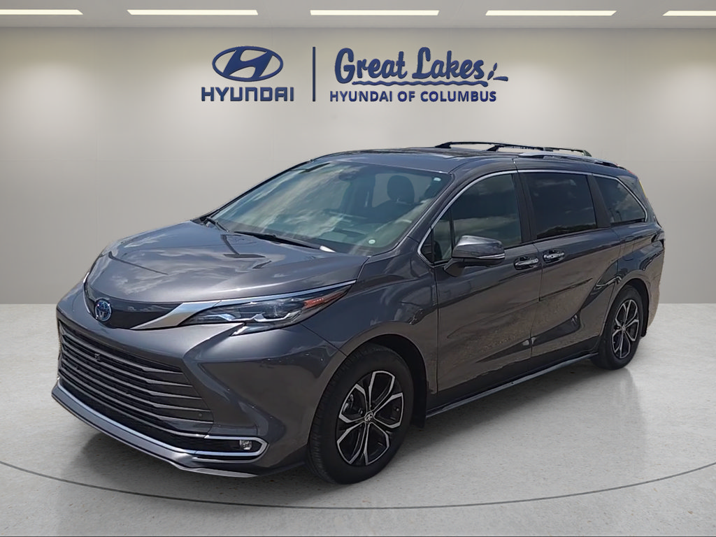 Used 2025 Toyota Sienna Platinum AWD/4WD video 1