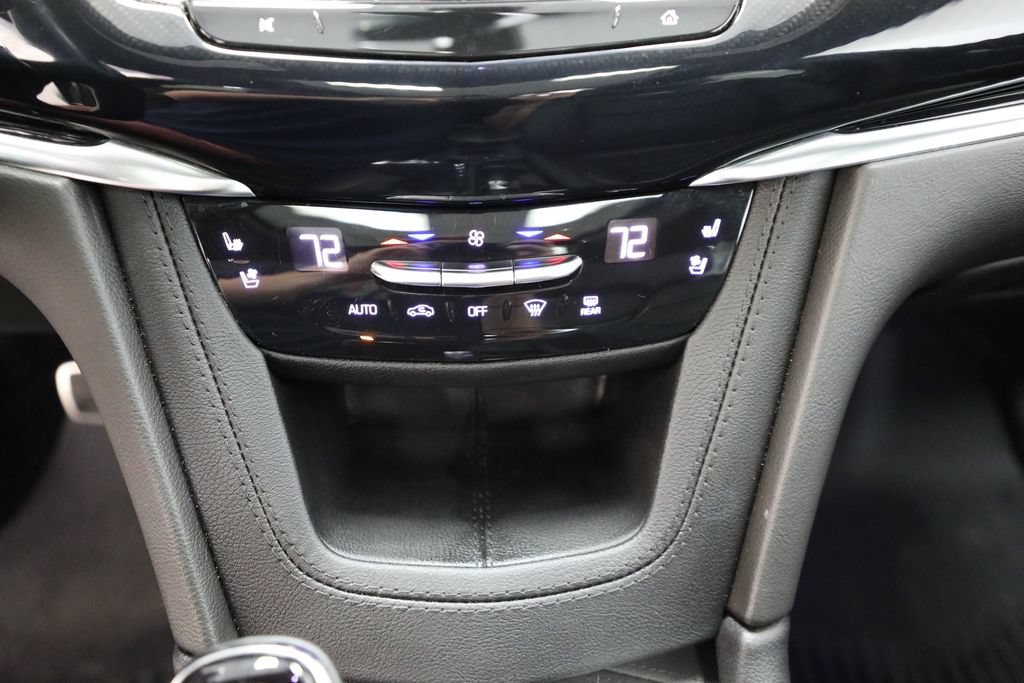 Used 2024 Cadillac XT6 Sport w/ LPO, Onyx Lite Package AWD/4WD image 6