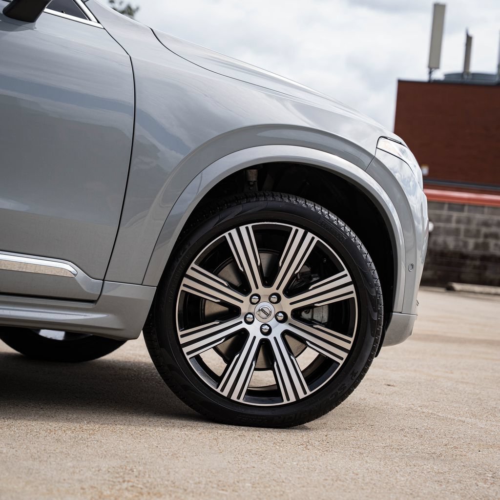 Certified 2025 Volvo XC90 T8 Plus w/ Protection Package Premier AWD/4WD image 7