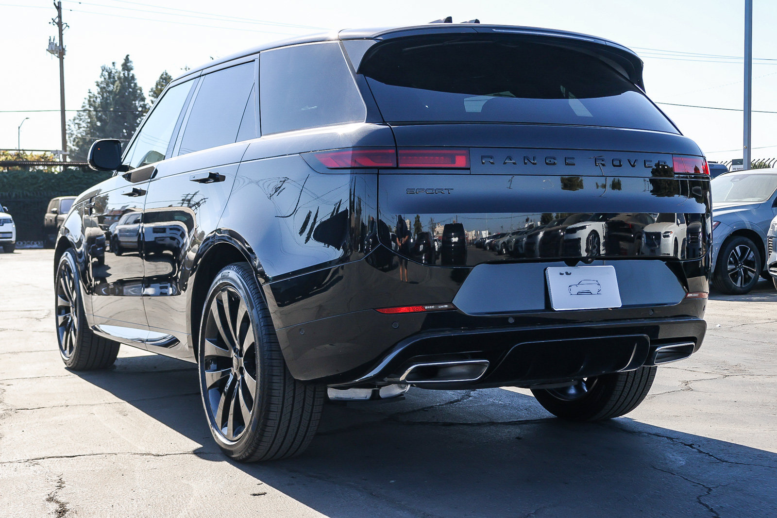 New 2027 Land Rover Range Rover Sport Dynamic SE AWD/4WD image 7