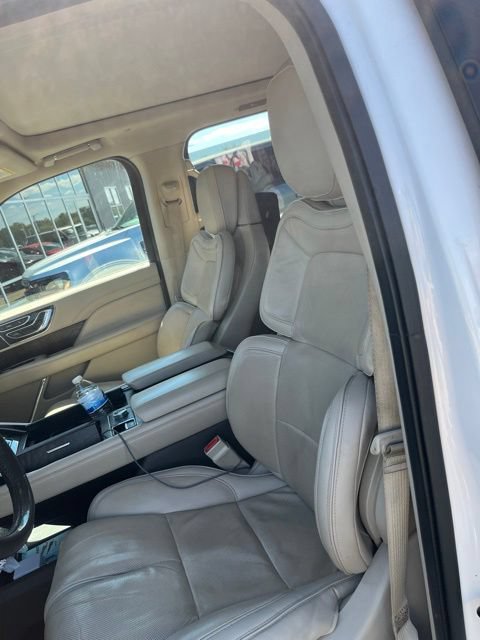 Used 2018 Lincoln Navigator L Reserve w/ Technology Package AWD/4WD image 12