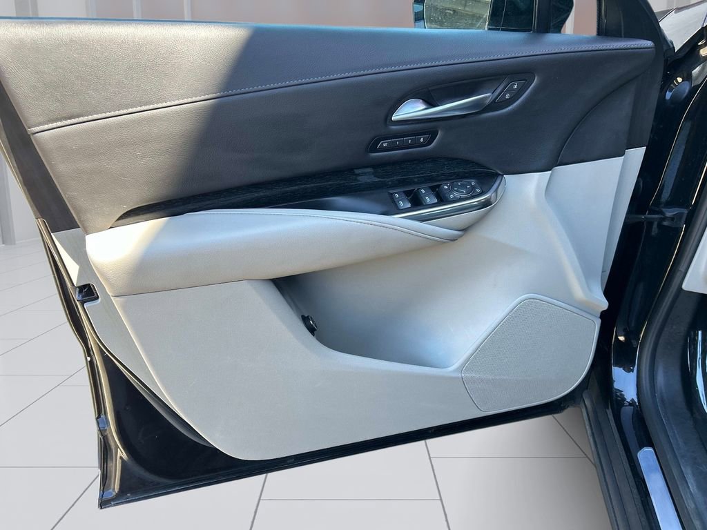 Used 2023 Cadillac XT4 Premium Luxury AWD/4WD image 21
