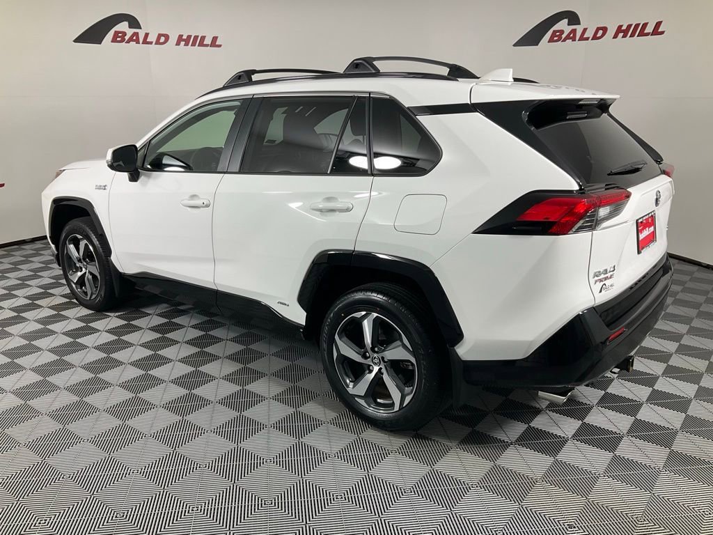 Used 2023 Toyota RAV4 SE image 4