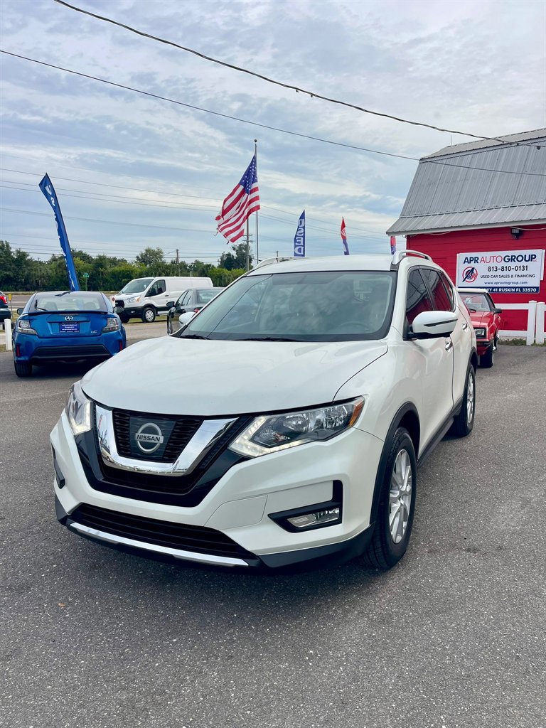 Used 2017 Nissan Rogue SV w/ SV Premium Package image 26