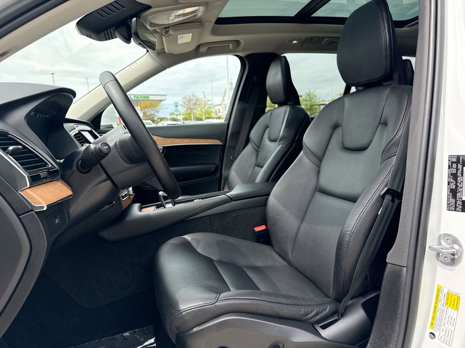 Certified 2023 Volvo XC90 B5 Plus w/ Protection Package Premier AWD/4WD image 13