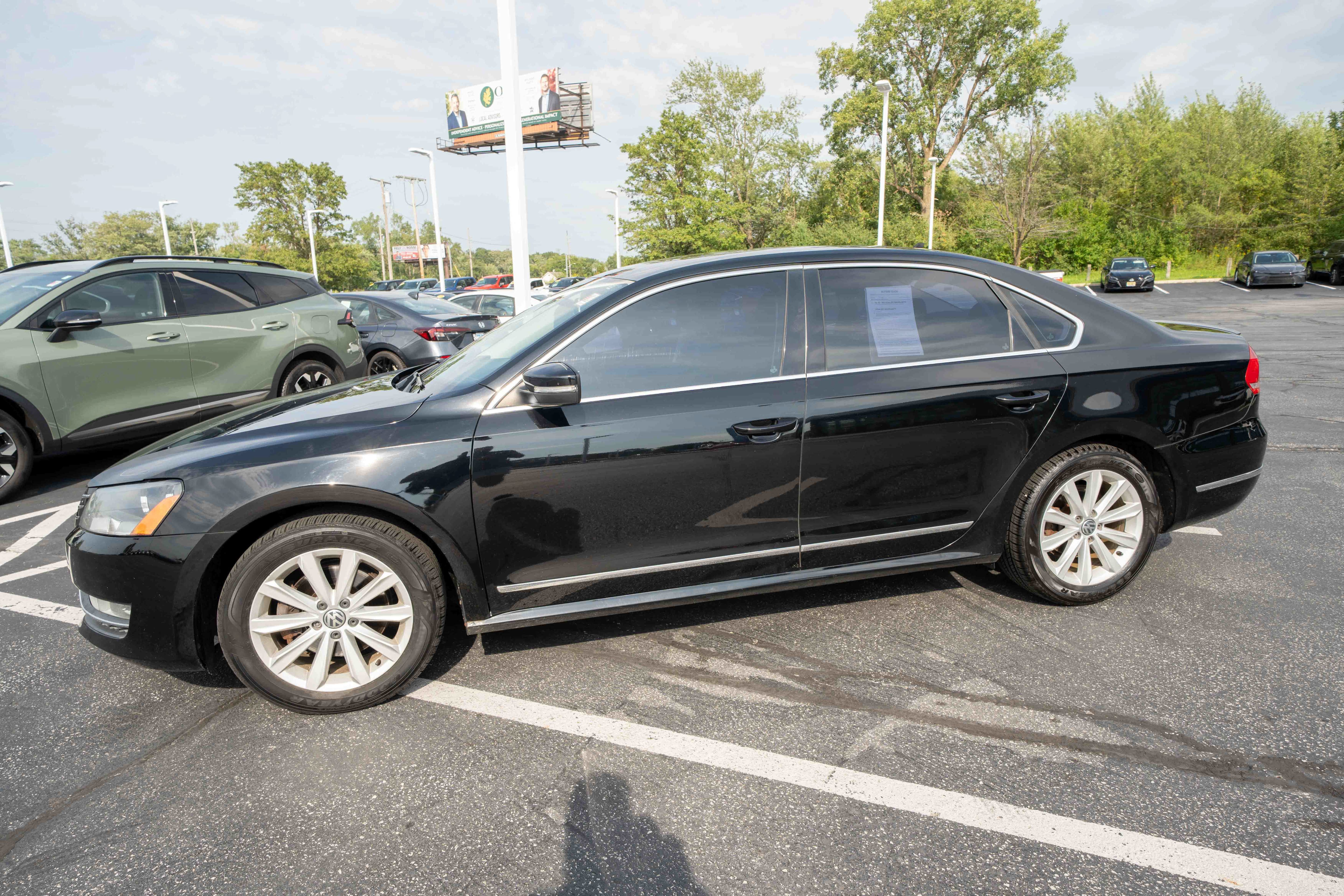 Used 2013 Volkswagen Passat 2.5 SEL Premium FWD image 3
