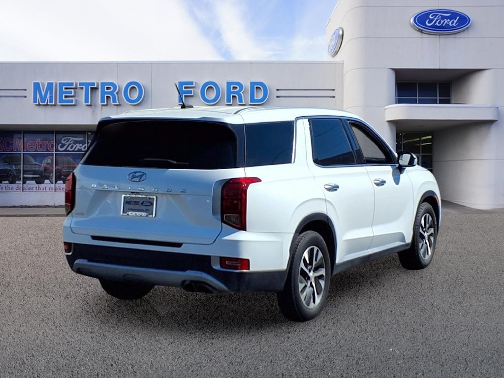 Used 2022 Hyundai Palisade SEL w/ Cargo Package FWD image 3