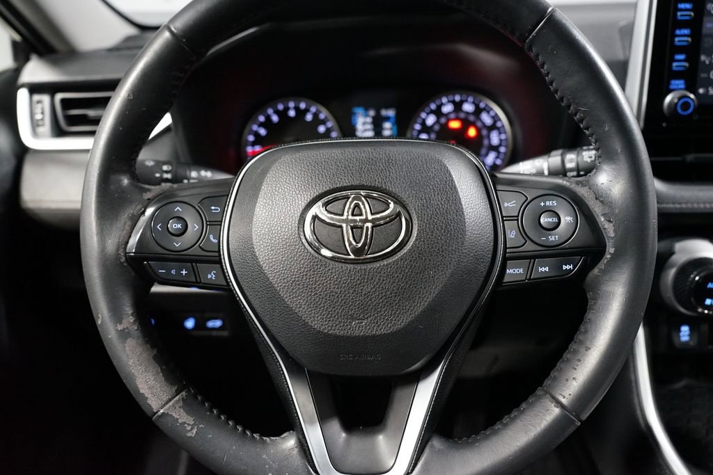 Used 2020 Toyota RAV4 XLE image 12