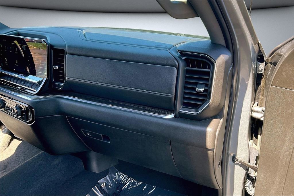 Used 2023 Chevrolet Silverado 1500 LT w/ Protection Package AWD/4WD image 27