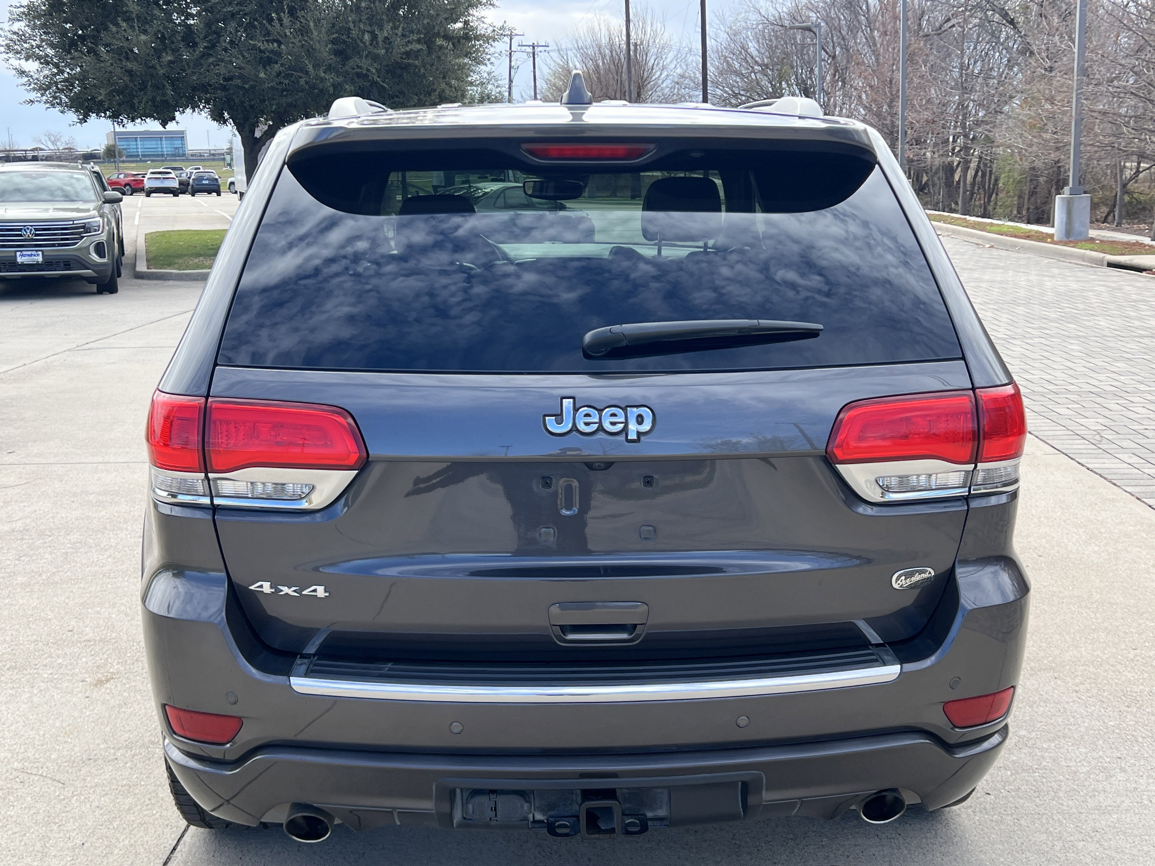 Used 2017 Jeep Grand Cherokee Overland w/ Jeep Active Safety Group image 9