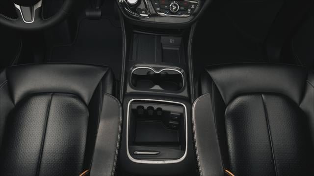 New 2027 Chrysler Pacifica Limited AWD/4WD image 18