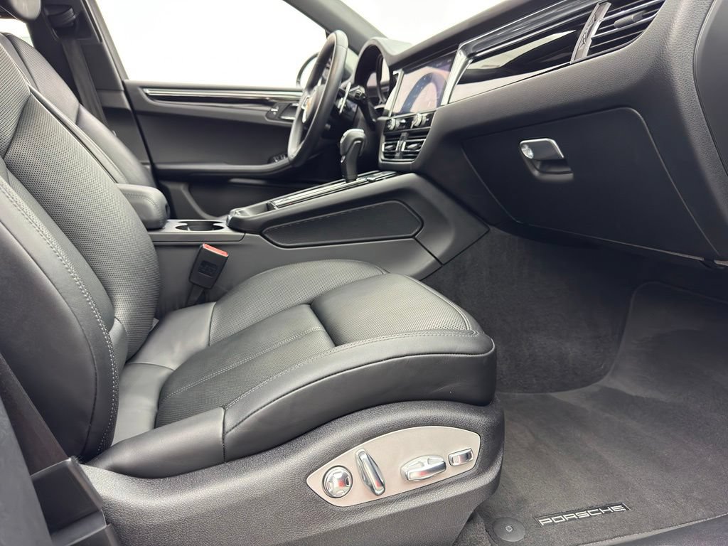 Used 2022 Porsche Macan S AWD/4WD image 36