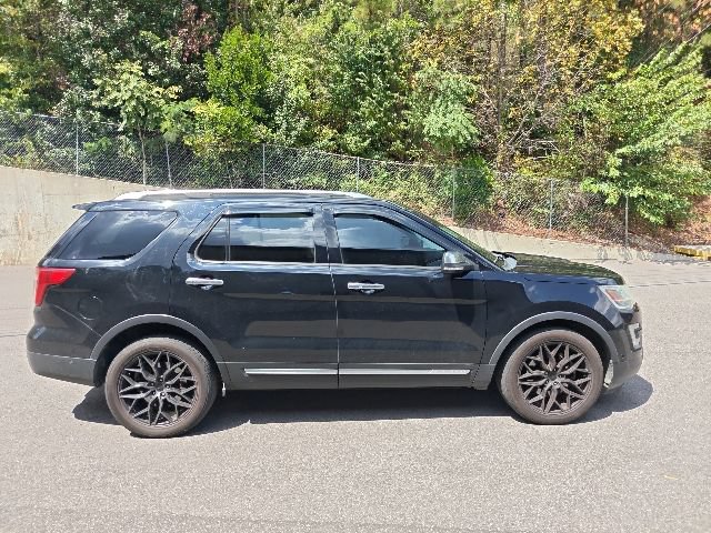 Used 2016 Ford Explorer Platinum AWD/4WD image 2