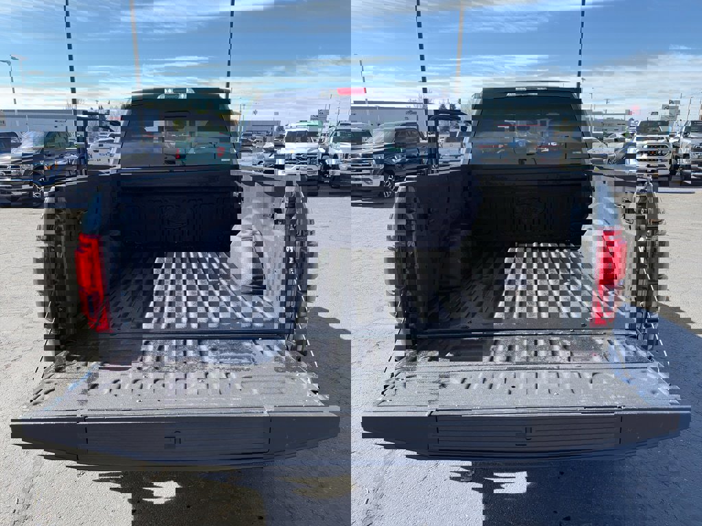 Used 2015 Ford F150 Platinum w/ Equipment Group 701A Luxury image 23