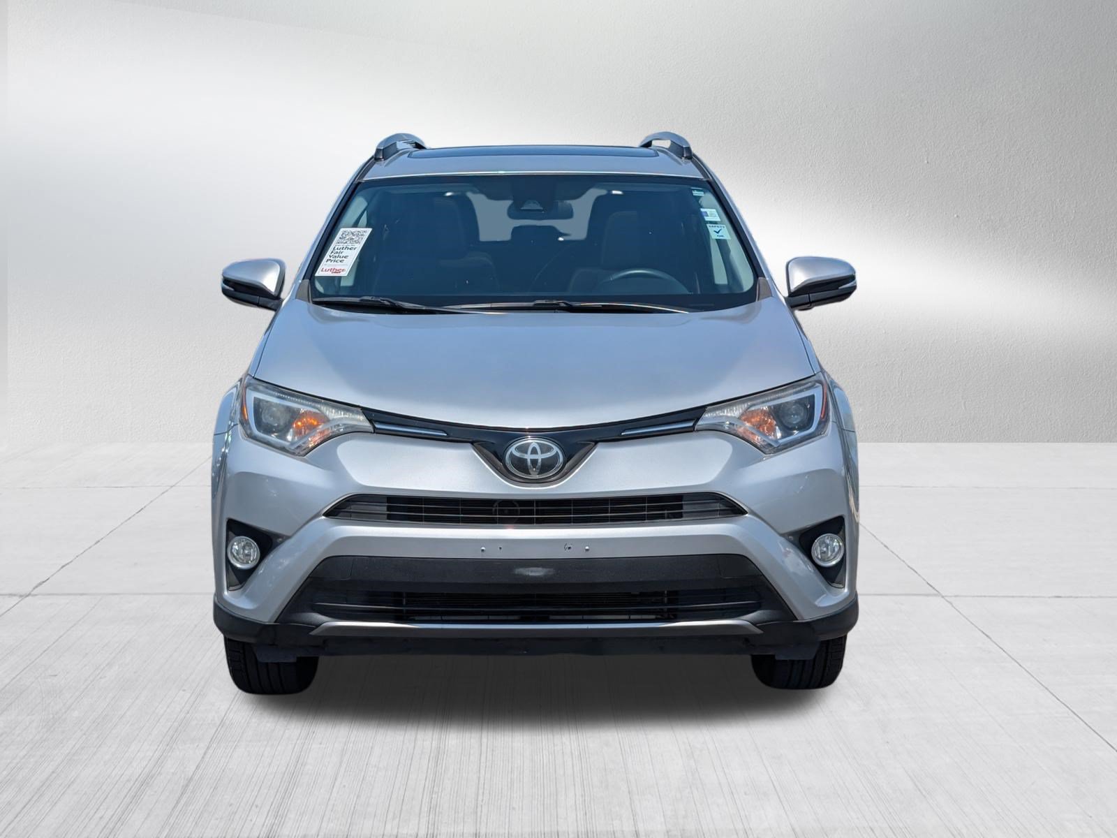 Used 2018 Toyota RAV4 XLE w/ Plus Extra Value Package AWD/4WD image 2