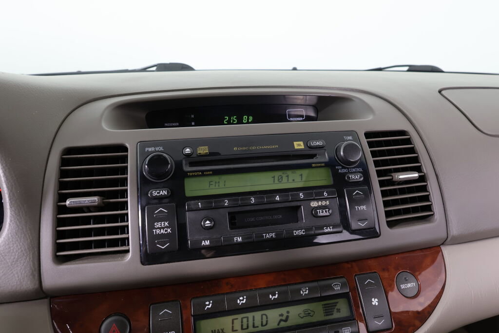 Used 2005 Toyota Camry XLE image 29