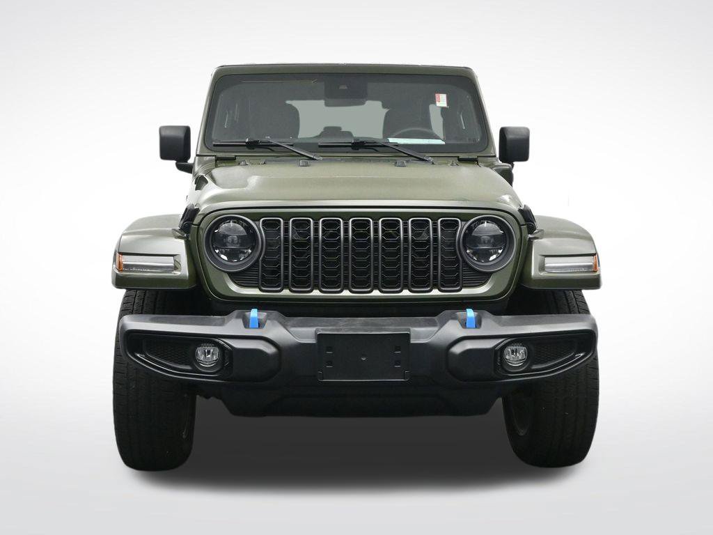 Used 2024 Jeep Wrangler Unlimited w/ Convenience Group AWD/4WD image 2