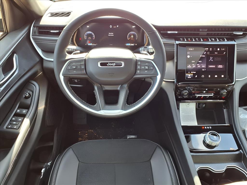New 2025 Jeep Grand Cherokee L Altitude image 9