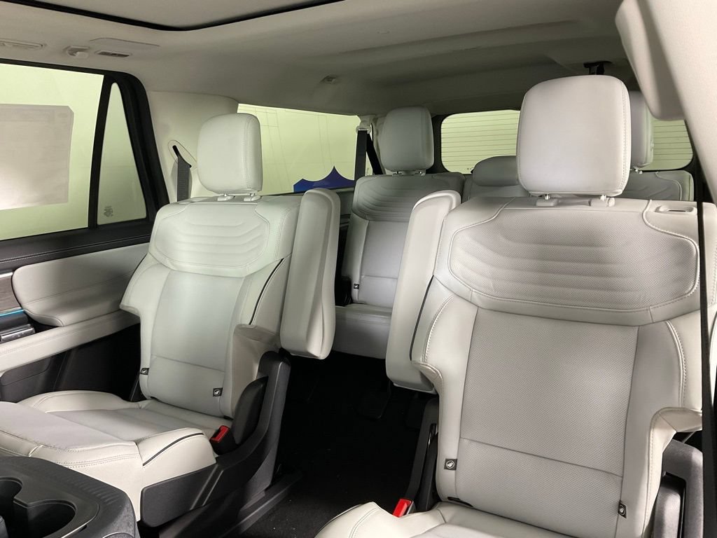 New 2026 Ford Expedition Max Platinum w/ Platinum Ultimate Package AWD/4WD image 16