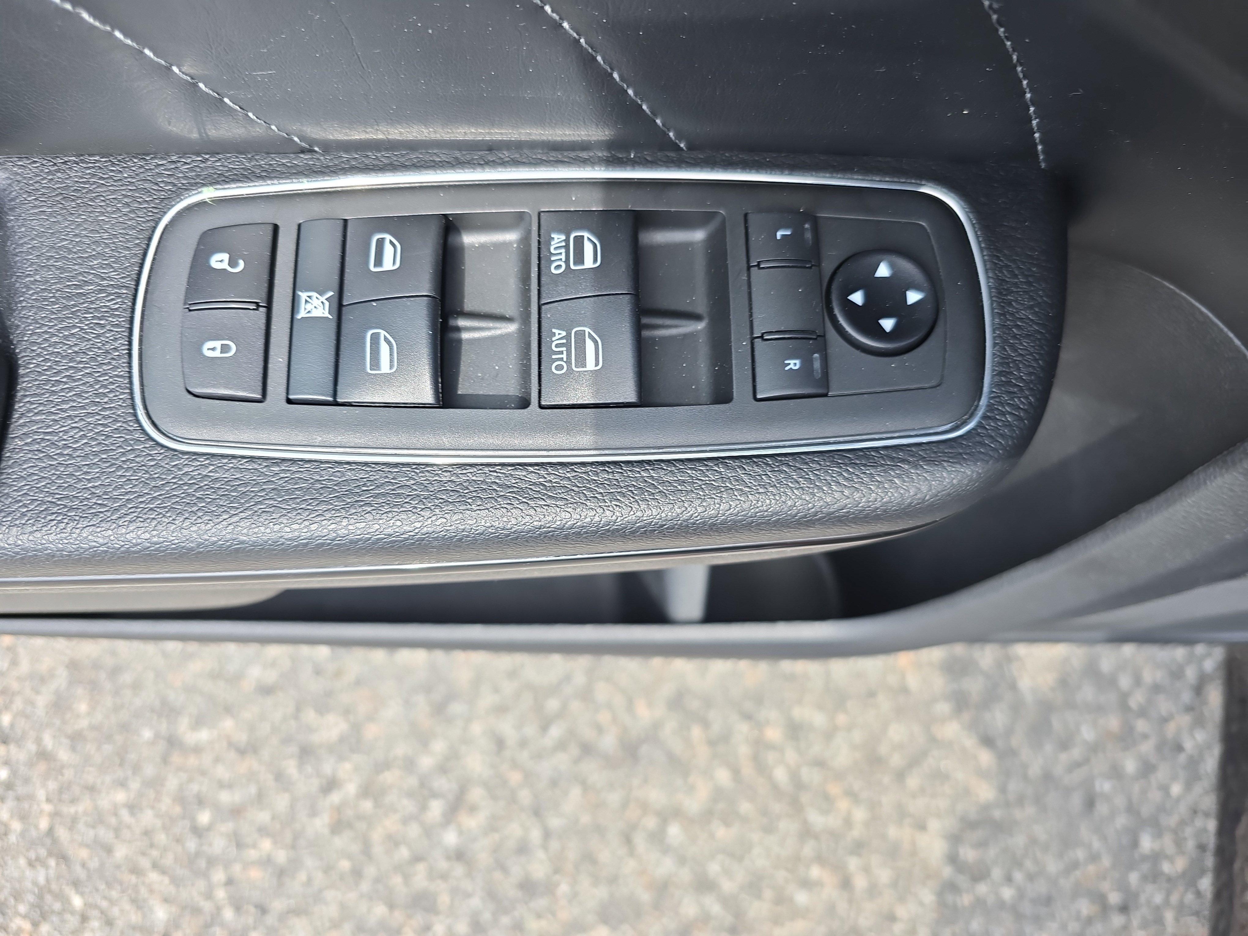 Used 2020 Dodge Charger R/T w/ Plus Group RWD image 25
