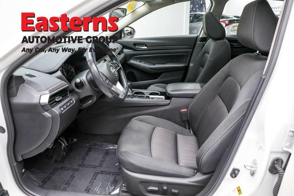 Used 2024 Nissan Altima 2.5 SV w/ SV Premium Package AWD/4WD image 16