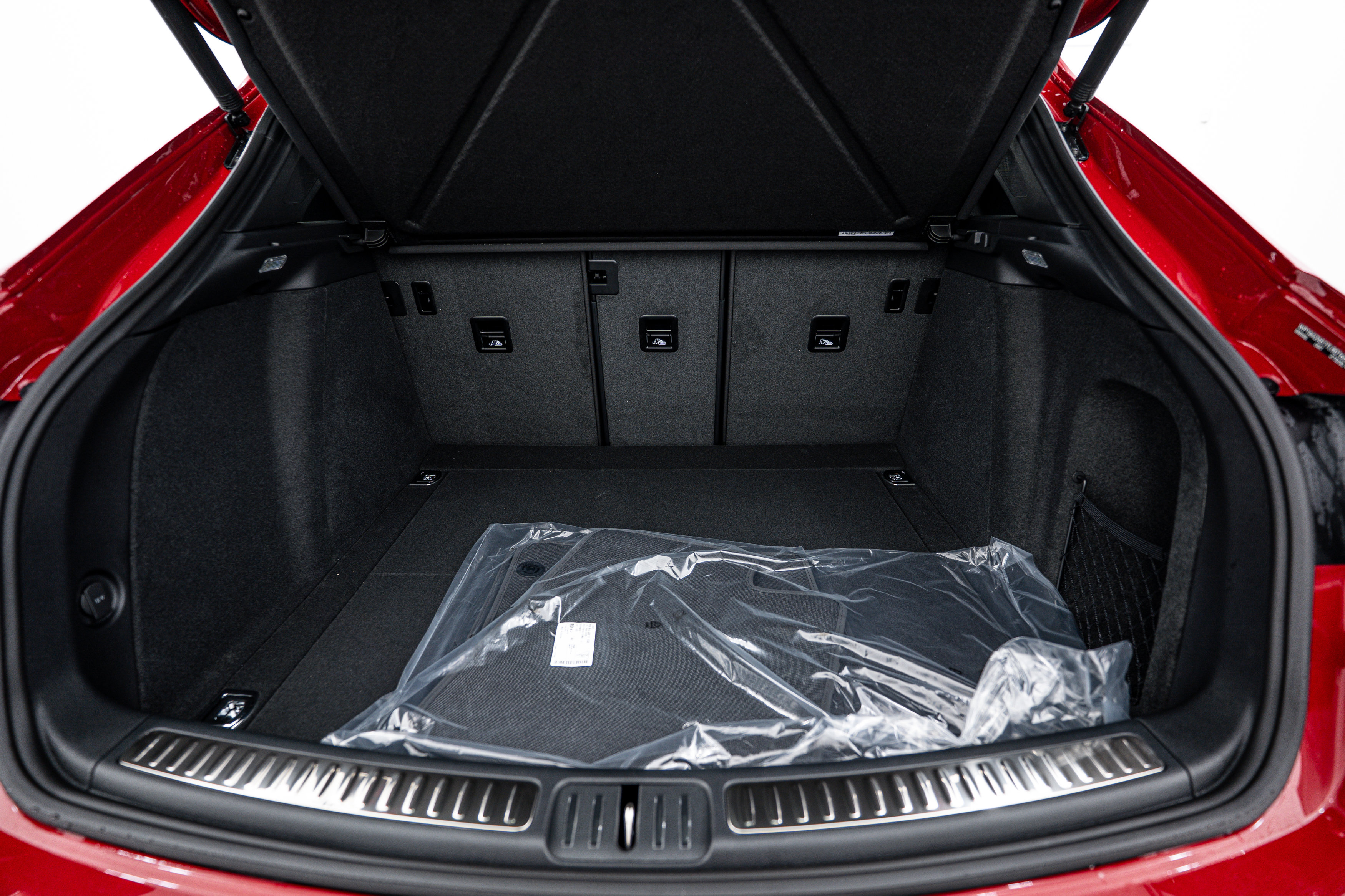 New 2026 Porsche Macan image 24