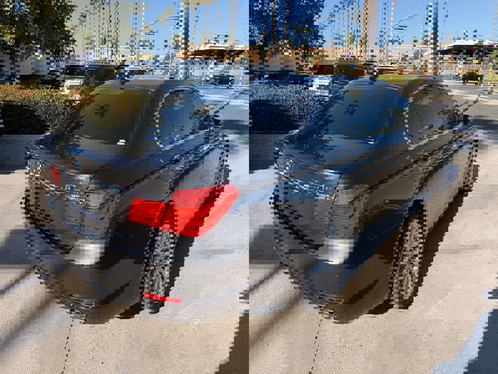 Used 2012 BMW 750Li image 5